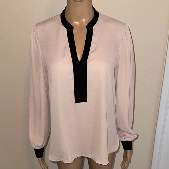 Anne Klein Tops - Elegant ANNE KLEIN Women's Blouse with Black Trim Size Medium.